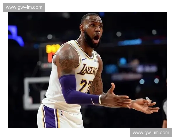 紫金荣耀对决银黑军魂：勒布朗与文班亚马的跨时空博弈